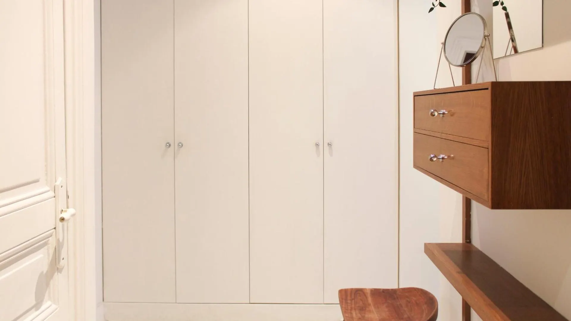 Beautiful Renovated In Apartment Paris
