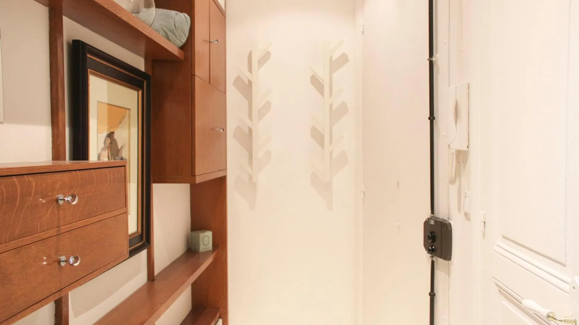 Beautiful Renovated In Apartment